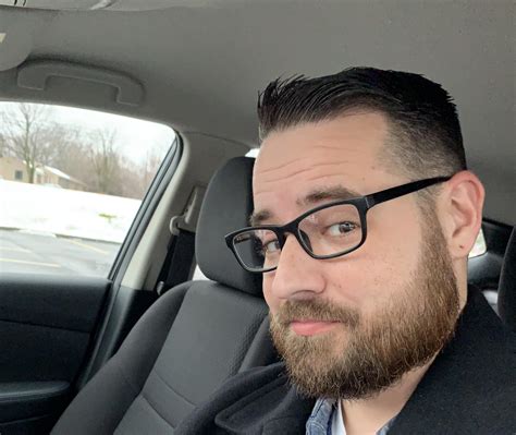 33 year old man dating 19 year old woman