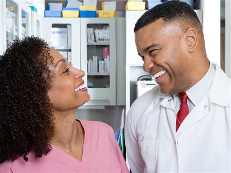 can doctors dating nurses