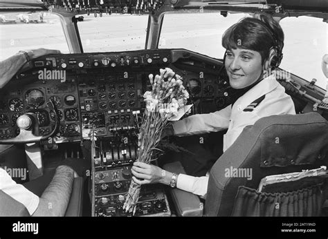 dating a female pilot