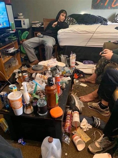 dating a guy with a messy house