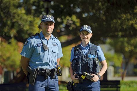 dating a policeman australia