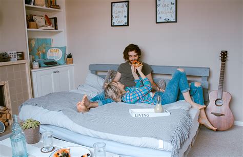dating a roommate
