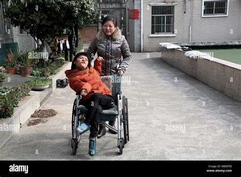 dating a woman with cerebral palsy