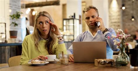 dating a workaholic long distance
