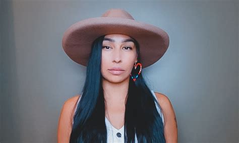 dating aboriginal woman