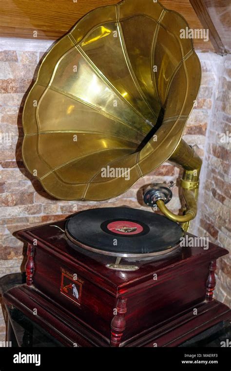 dating hmv gramophone