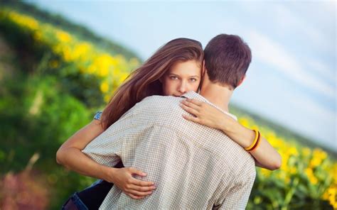 dating hug