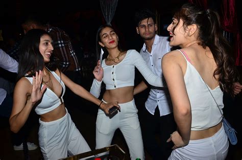 dating with married womens in mumbai