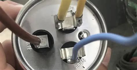 hook up capacitor