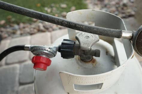 hook up propane tank