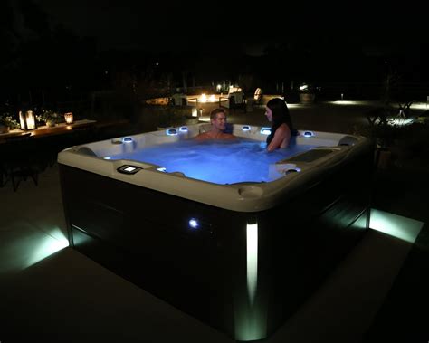 hot tub dating show