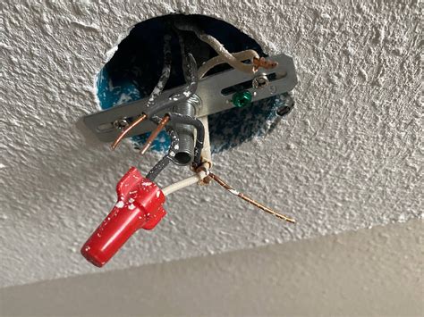 how do i hook up a light fixture