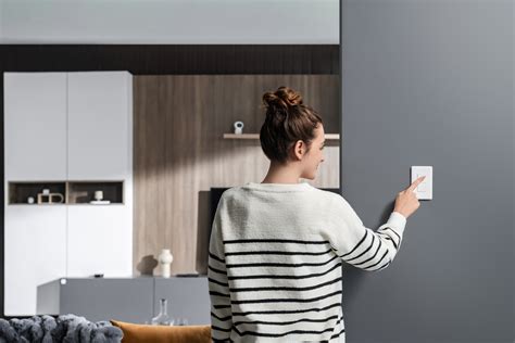 how do you hook up a smart light switch