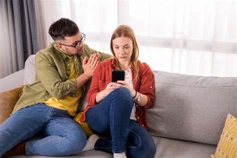 how to find out if my wife is on a dating site