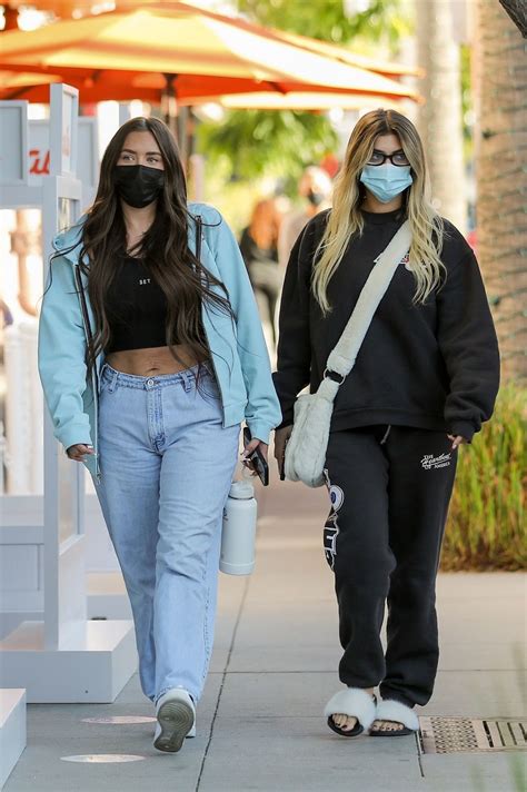 is anastasia karanikolaou dating kelsey