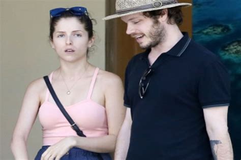 is anna kendrick dating anybody