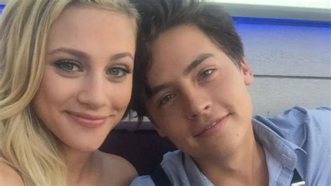 is jughead and betty from riverdale dating in real life