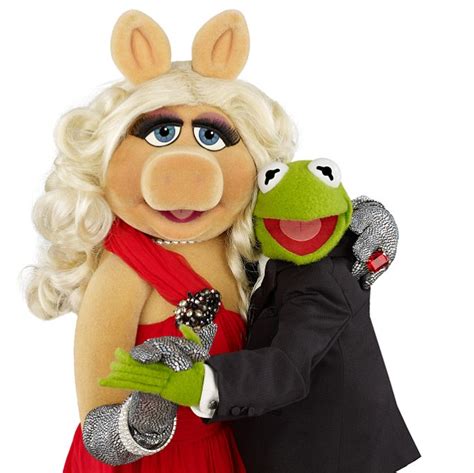 is kermit dating miss piggy