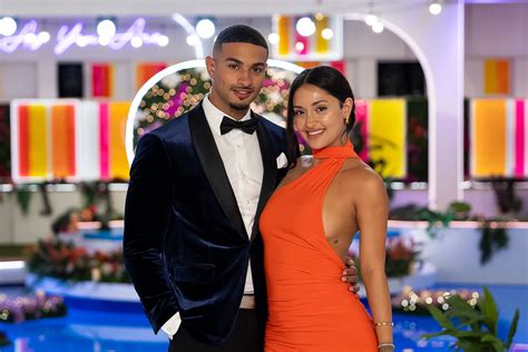 is leah dating someone new