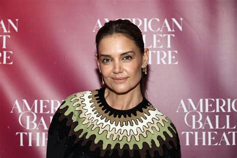 katie holmes dating today