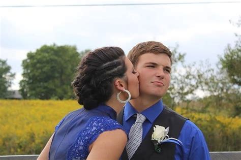 senior dating a freshman in college