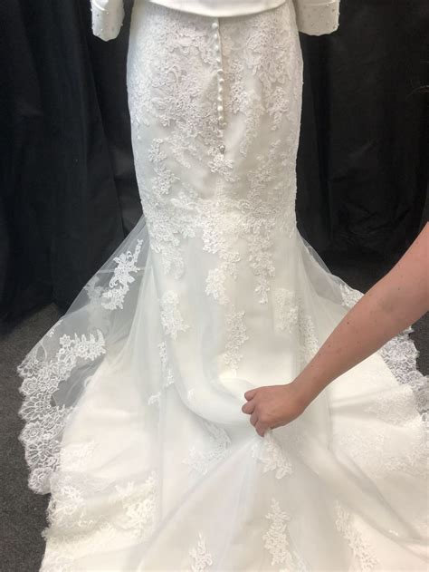 wedding dress hook up train