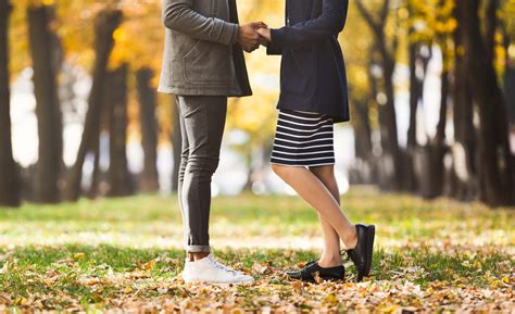wife dating during divorce