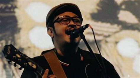 Ade Anwar Vokalis Band Om Psp Dimakamkan Siang SAHABAT11 - SAHABAT11