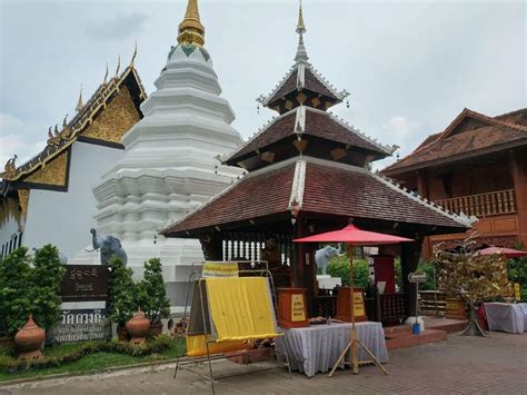 Duangdee Resmi   Wat Duang Dee Chiang Mai History Opening Hours - Duangdee Resmi