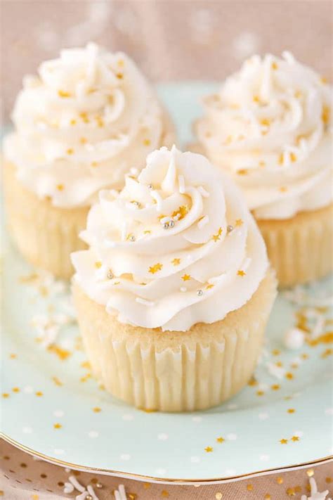 Easy Homemade Vanilla Cupcakes Recipe Moist Fluffy Amp Cupcakes - Cupcakes