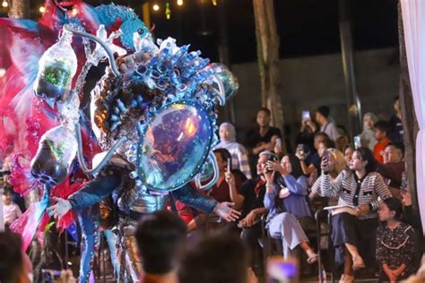 Jember Fashion Carnaval 2024 Hadirkan Kembang Api Dari Carnaval - Carnaval