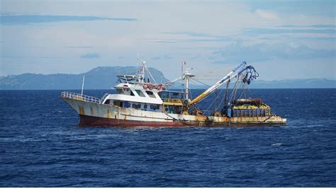 Kkp Kepung 2 Kapal Filipina Di Perairan Bitung BITUNG4D - BITUNG4D