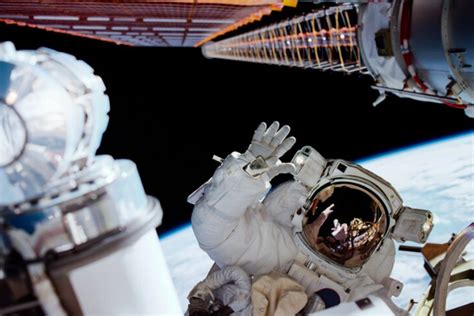 Studi Ini Ungkap Astronot Berisiko Alami Masalah Kesehatan 7angkasa - 7angkasa