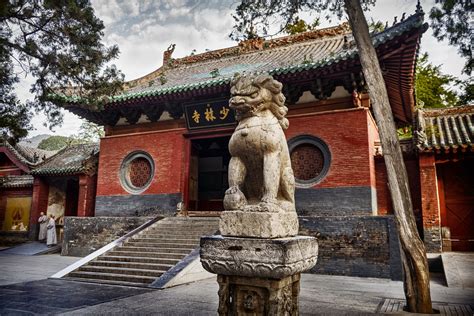 The Shaolin Temple And Their Kung Fu Monks Shaolin - Shaolin