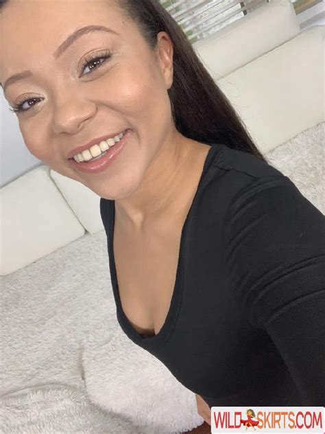 Preview 1 of Adriana Maya Sexy Leaks
