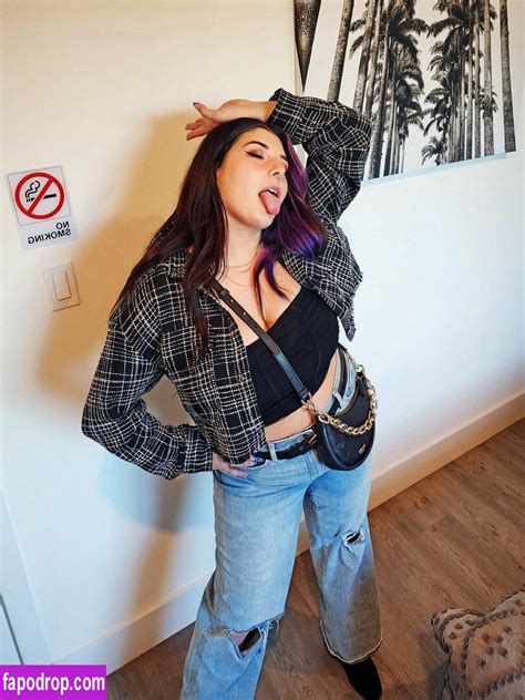 Preview 1 of Alluux Hot Leaks Nude Photo