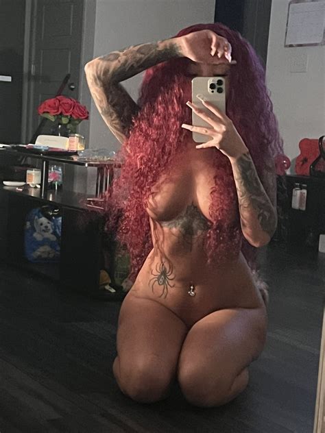 Aloranoelle OnlyFans channel