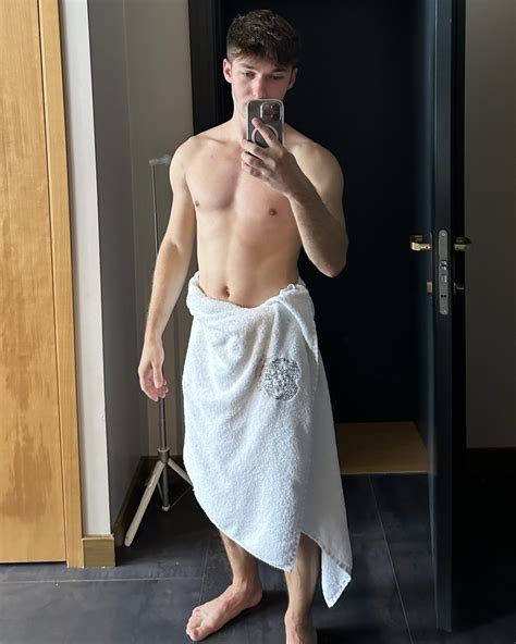 Preview 4 of Artiomboy Telegram Flashes Nude