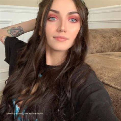 Ashleerileytv content