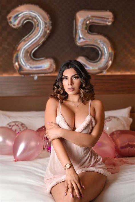 Preview 1 of Barbiealeeee Lea Onlyfans