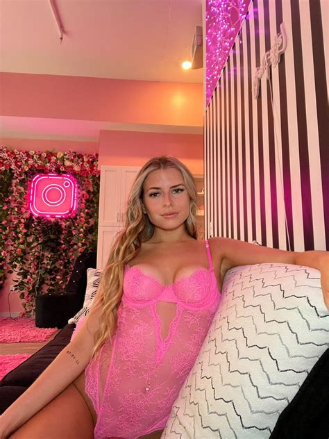 Preview 4 of Barbiejeepgirl2.0 Onlyfans Leaked Photos