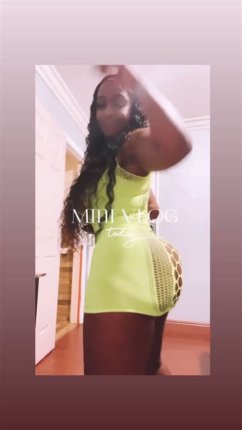 Preview 1 of Benz.barbiee Onlyfans Fre