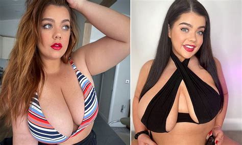 Preview 1 of Big Natural Boobs Teen La Onlyfans