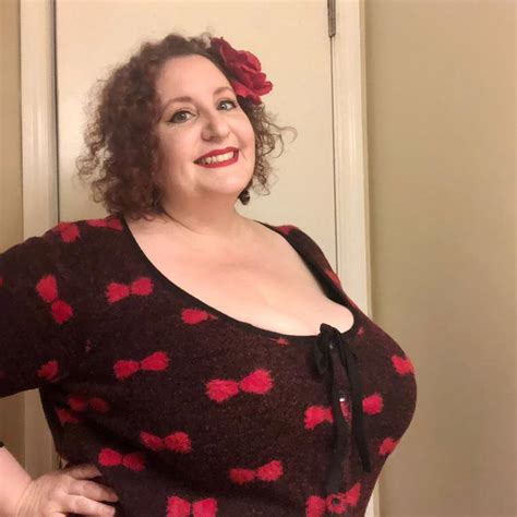 Preview 2 of Bodaciousbigmamared Nude Photos