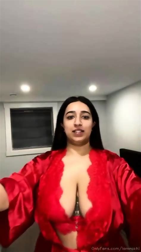 Preview 1 of Boob Reveal Gifs Onlyfans Lean
