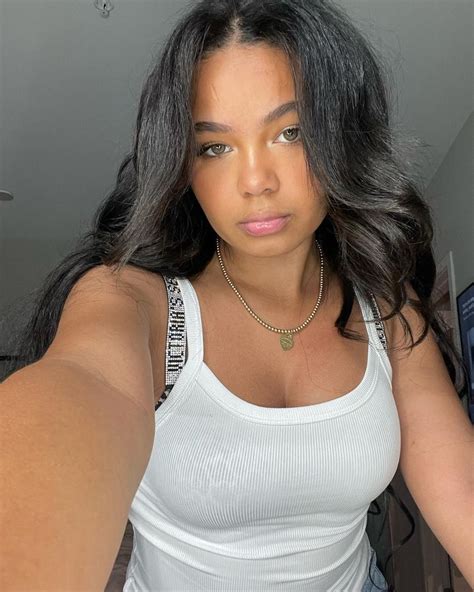 Preview 2 of Brooklyn Queen Tits Big