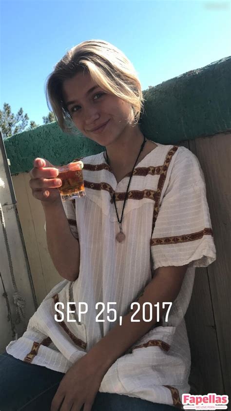 Preview 1 of Cherie Lorraine Honey Tasting Leaked Tapes