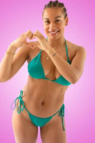 Chloe Keizer content