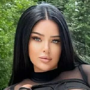 Preview 2 of Claudia River Onlyfans Leaked Pack