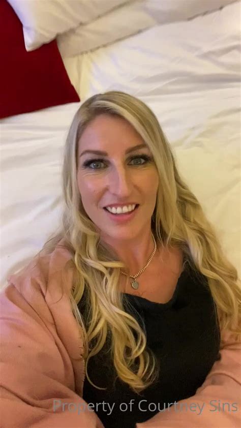 Preview 3 of Courtneysinsxo Nude Onlyfans Private Leaks